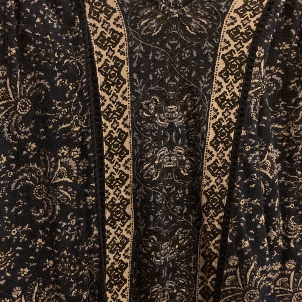 Patterned top - Picture 2 of 2